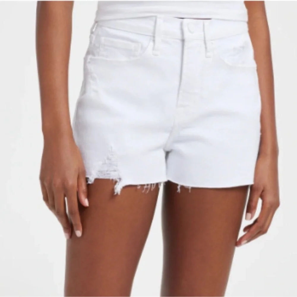 Good American NWT Juniors Good 90's Short Size 15 White‎ Distressed HIgh Waist